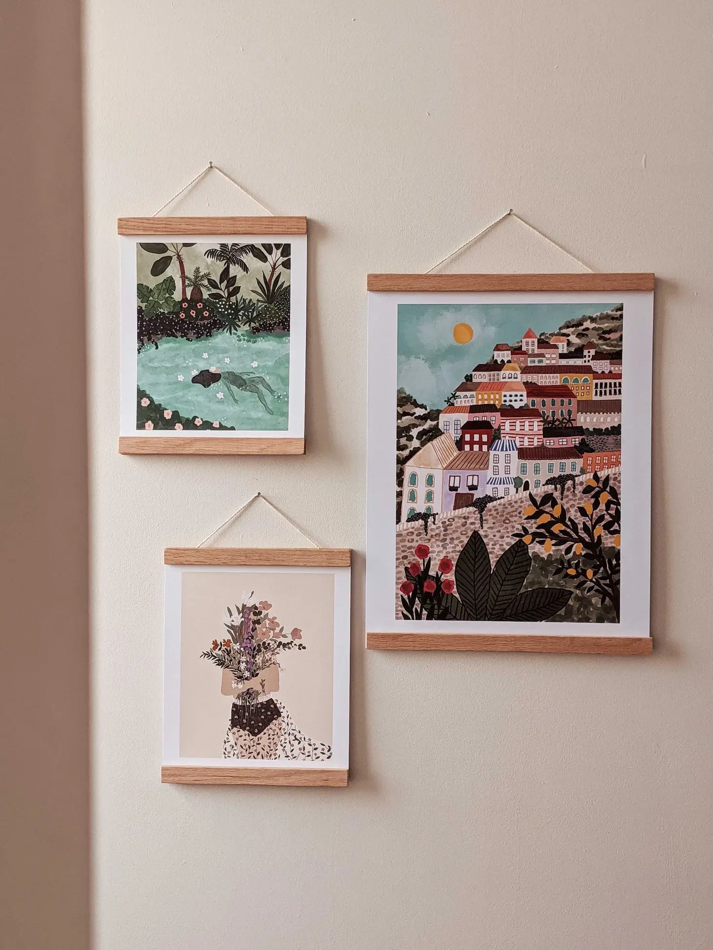 Magnetic Wooden Art Print Hanger - Mimi and August