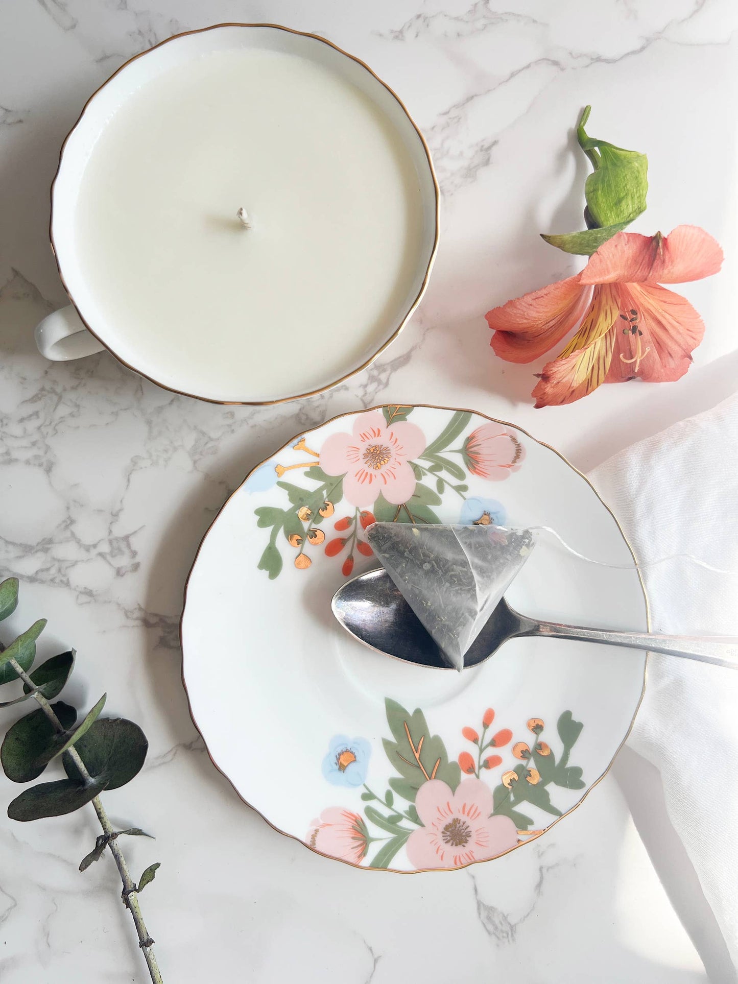 Mimosa Blossom & Nectarine Teacup Candle in Gift Box