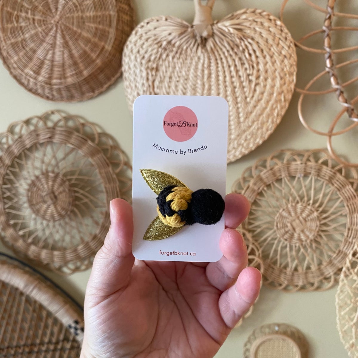 Bee Pin/Plant Charm - ForgetBKnot