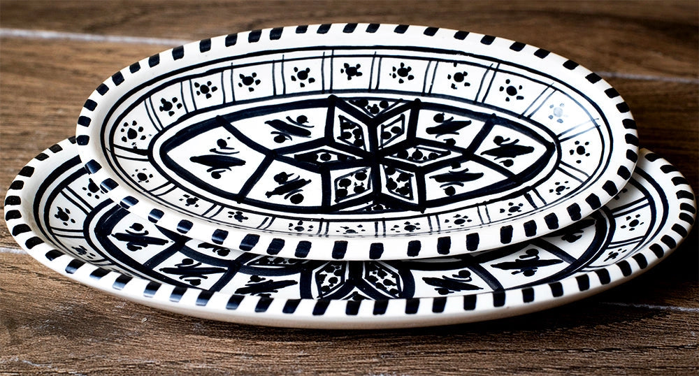 Oval Plates in Arabesque Print